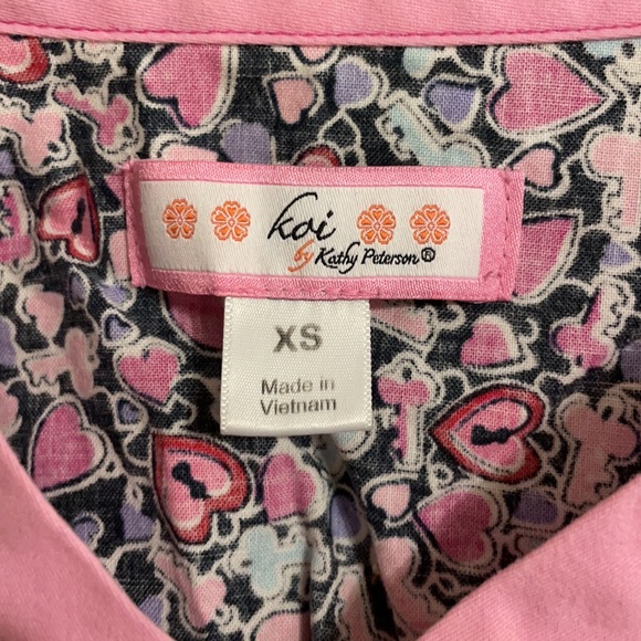 Scrub top - Picture 3 of 4